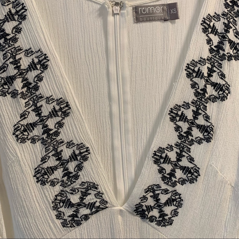 LF Rumor Boutique Embroidered Romper - Picture 3 of 6